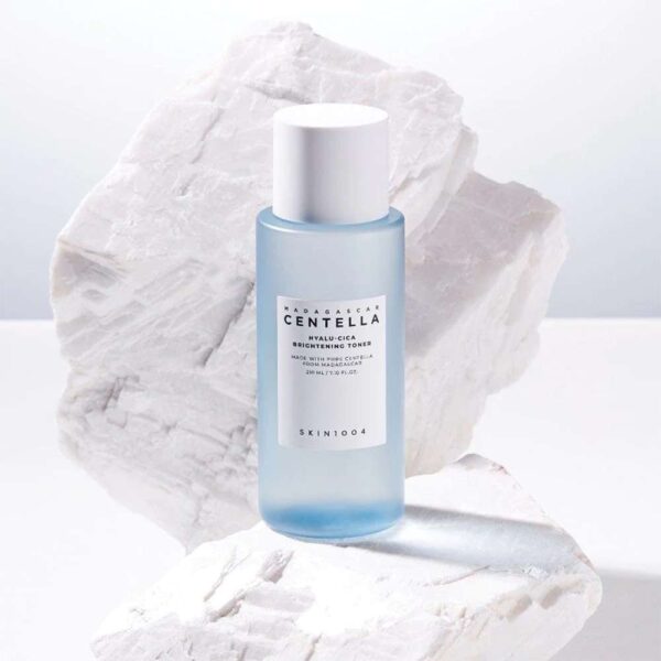 SKIN1004 Madagascar Centella HYALU-CICA Brightening Toner